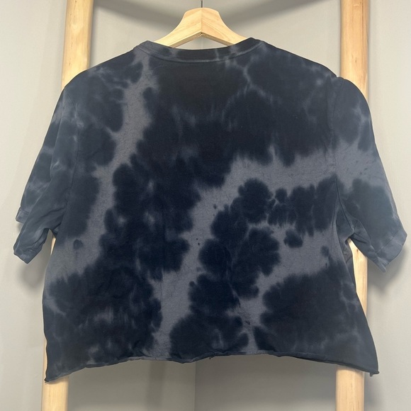 ✨Nike Large crop top cut rolled hem tie-dye short sleeve USA logo graphic print - Picture 2 of 6